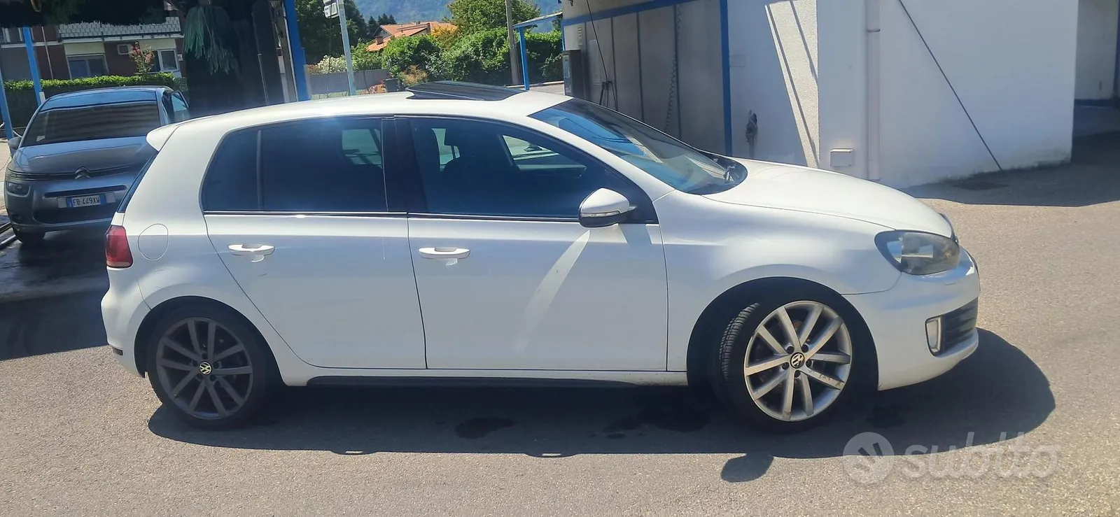 Volkswagen Golf 2011 photo 3