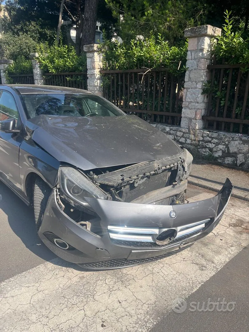 Mercedes-Benz A-Class 2013 photo 2