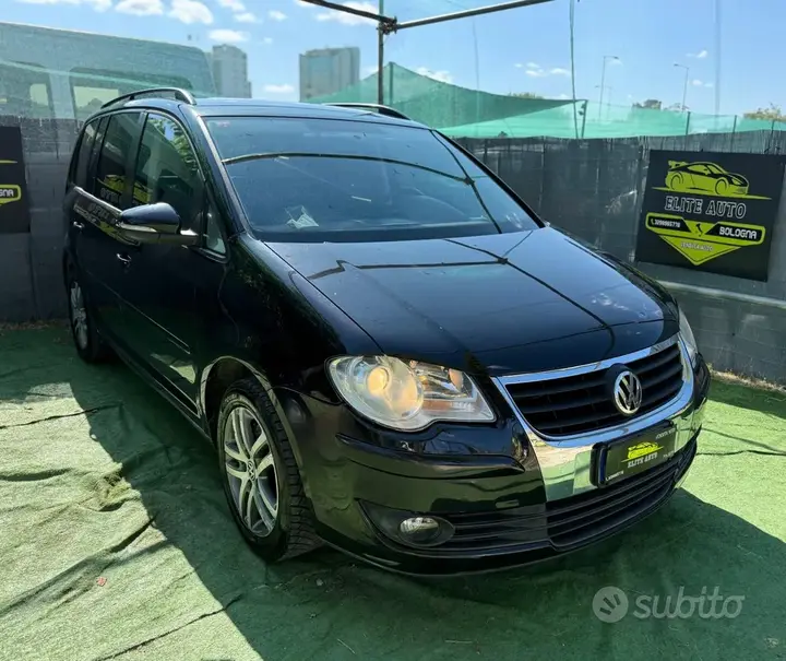 Volkswagen Touran 2010 photo 4