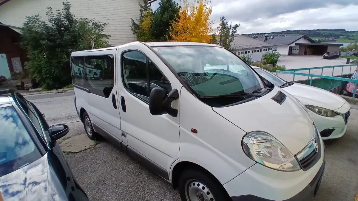 Opel Vivaro 2006 photo 2