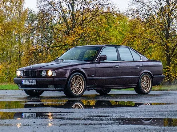 BMW 520I