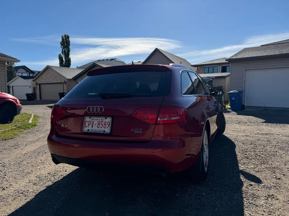 Audi A4 2010 photo 5