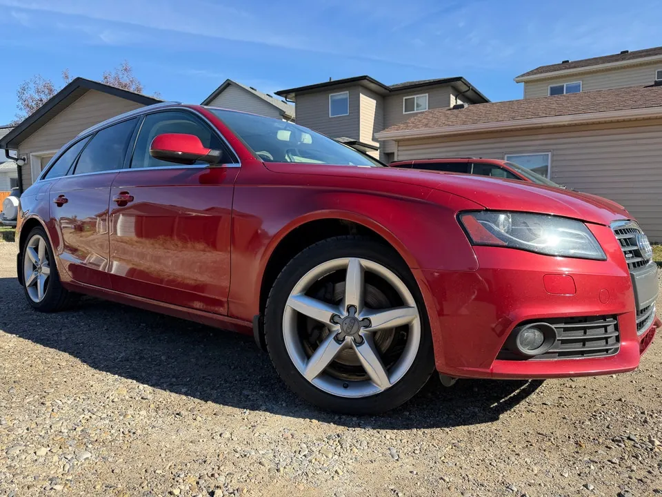 Audi A4 2010 photo 4