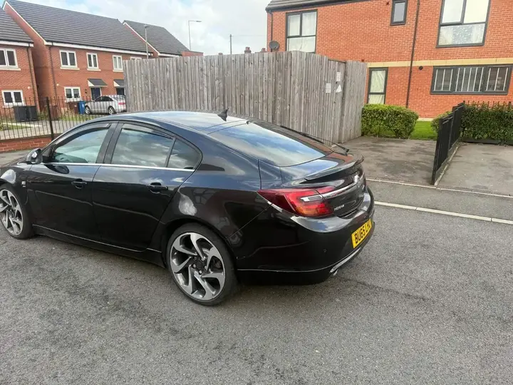 Vauxhall Insignia 2015 photo 3