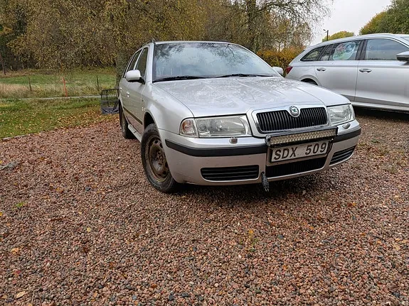 Skoda Octavia 2001 photo 2