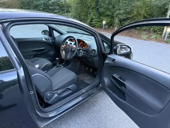 Vauxhall Corsa 2009 photo 5