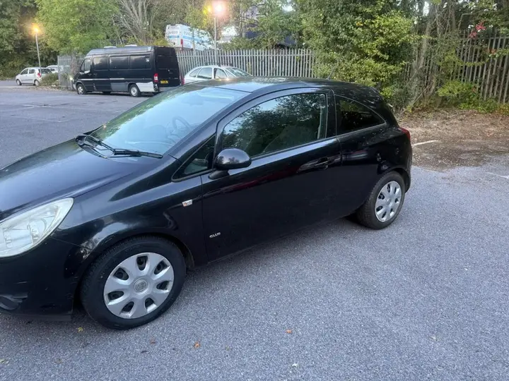 Vauxhall Corsa 2009 photo 2
