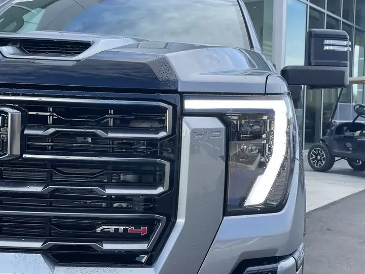 GMC Sierra 3500Hd 2026 photo 3