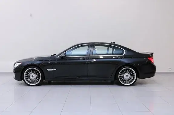 BMW 740D 2012 photo 2