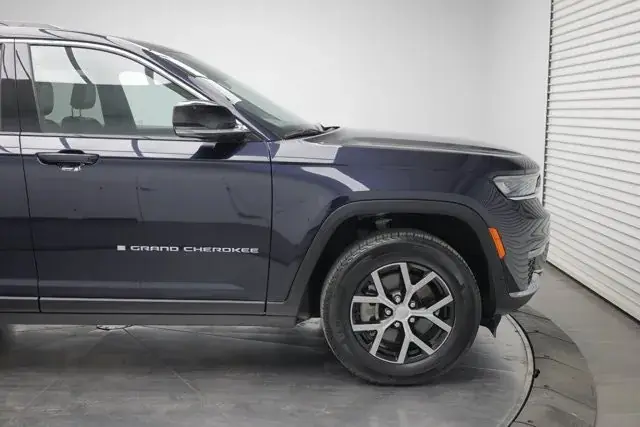 Jeep Grand Cherokee L 2024 photo 3