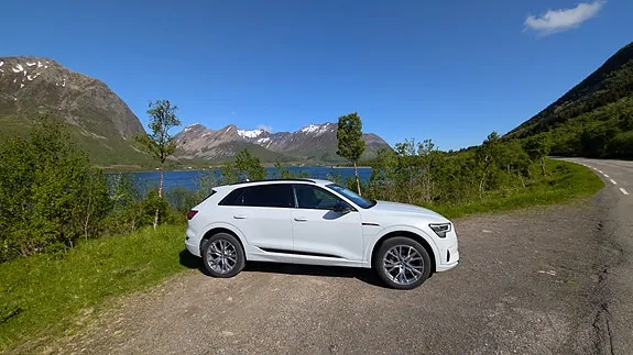Audi E-Tron 2020 photo 2