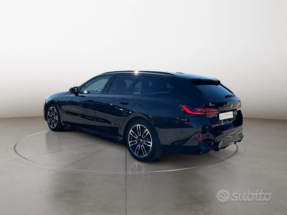 BMW 520D Touring 2025 photo 3