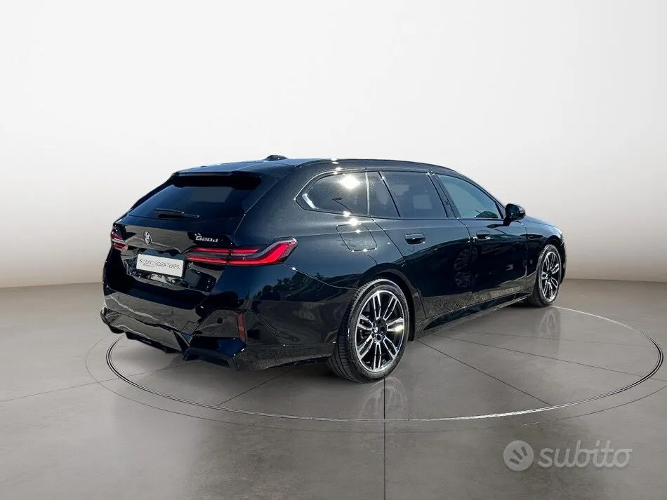 BMW 520D Touring 2025 photo 5
