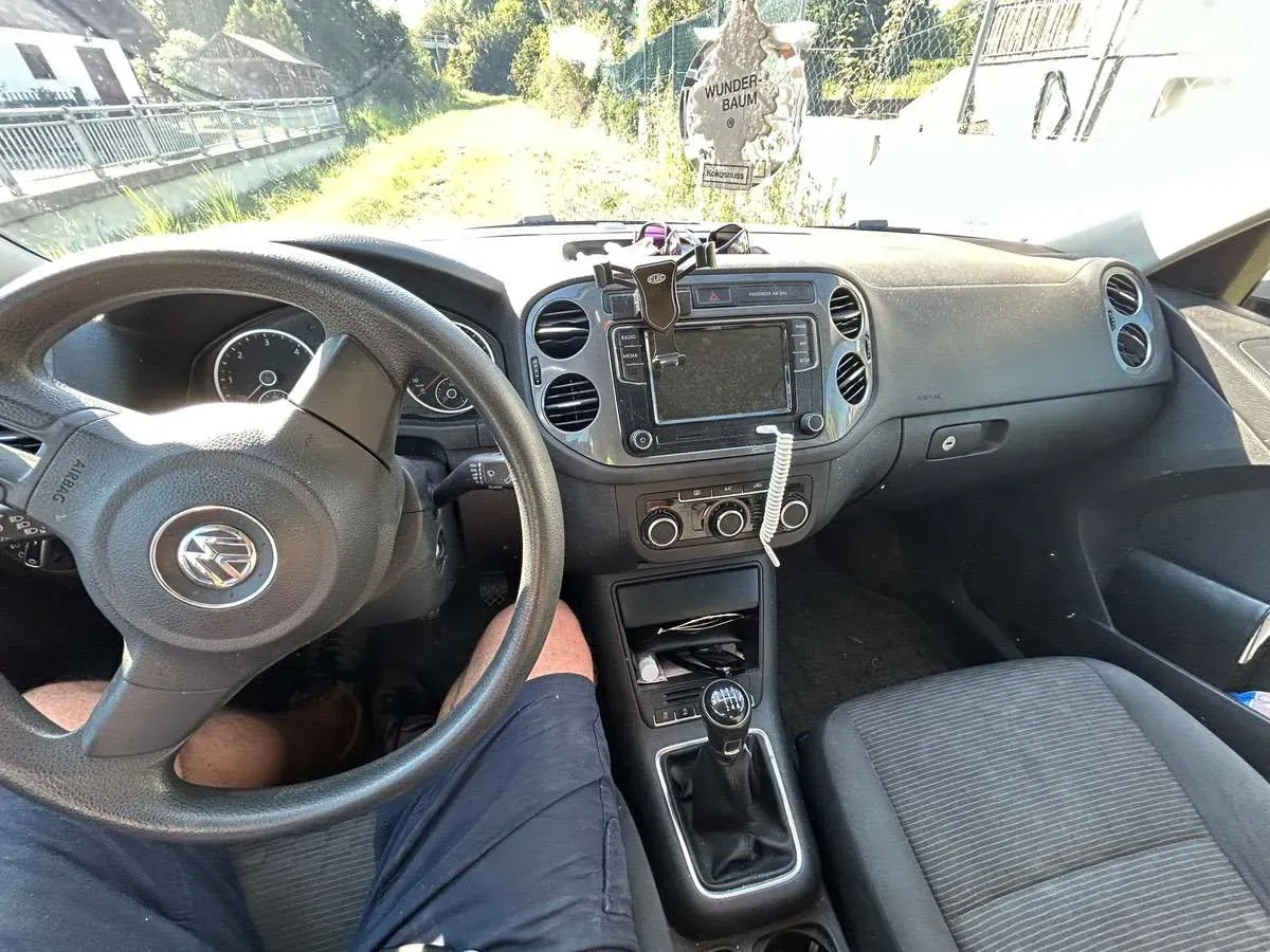 Volkswagen Tiguan 2012 photo 2