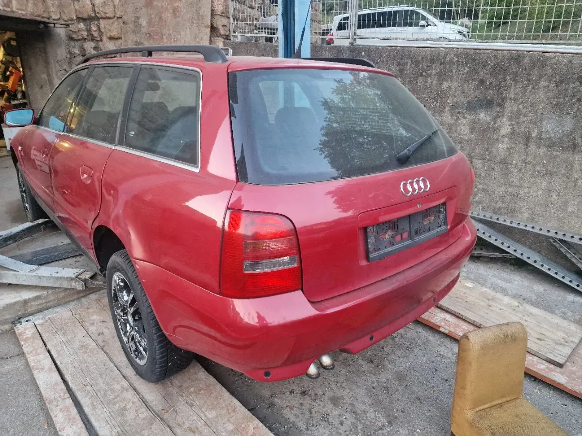 Audi A4 1999 photo 3