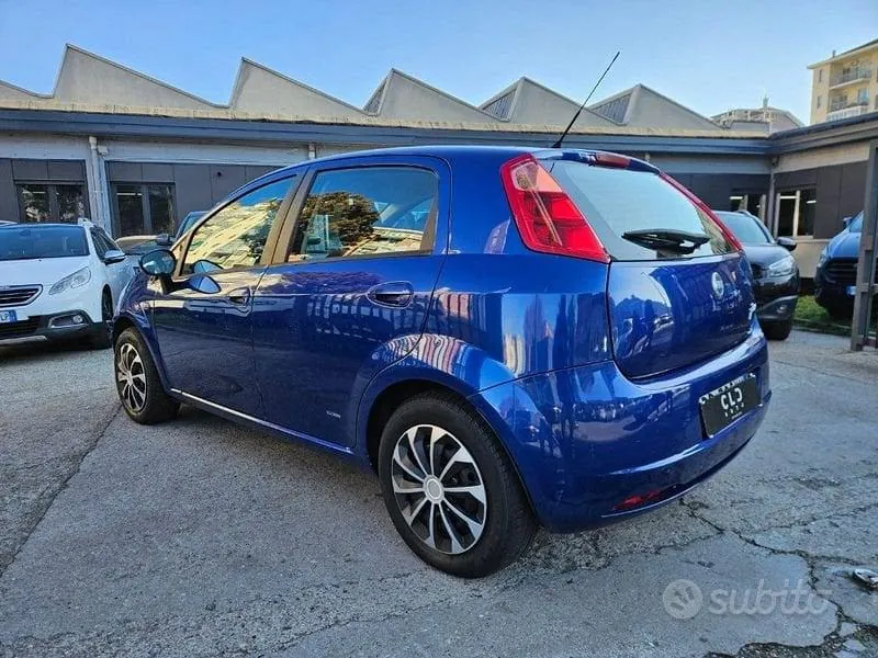 Fiat Grande Punto 2008 photo 2