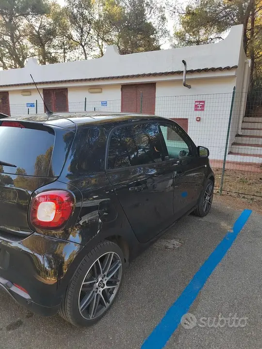 Smart Forfour 2019 photo 2