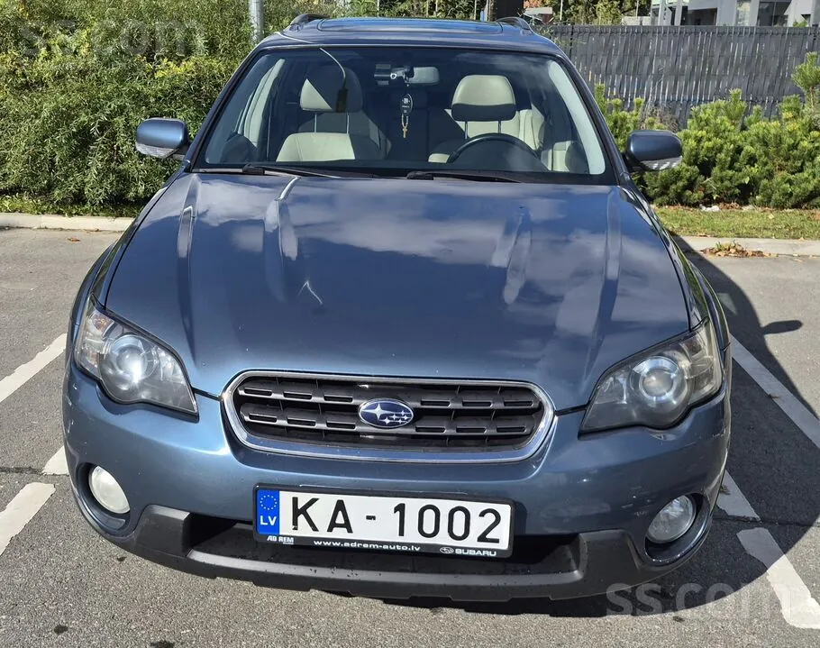 Subaru Outback 2004 photo 2