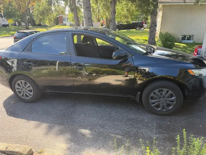 Kia Forte 2012 photo 2