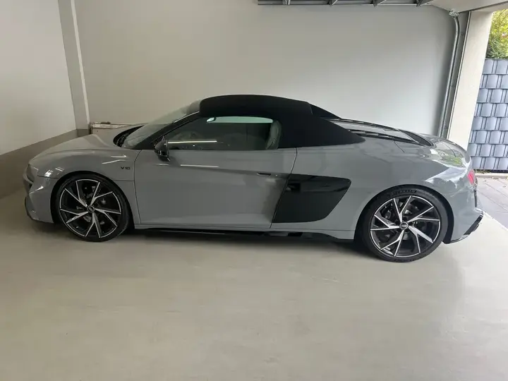 Audi R8