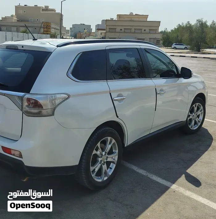 Mitsubishi Outlander 2014 photo 3