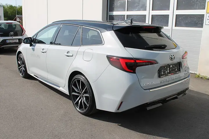 Toyota Corolla photo 2