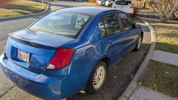 Saturn Ion 2004 photo 2