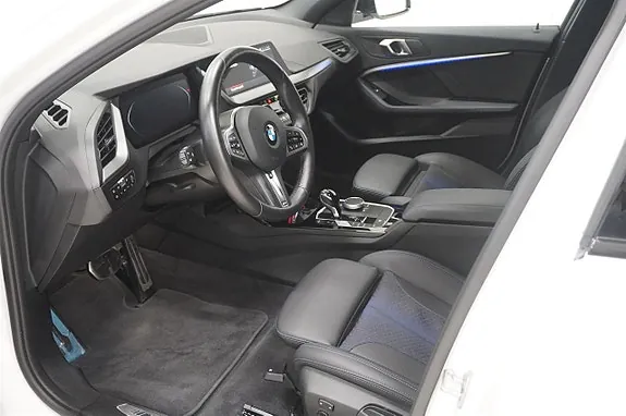 BMW 120D 2024 photo 2