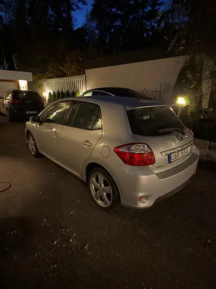 Toyota Auris 2011 photo 4