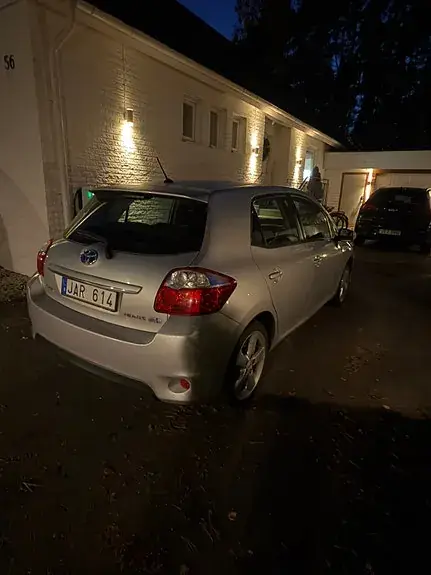 Toyota Auris 2011 photo 3