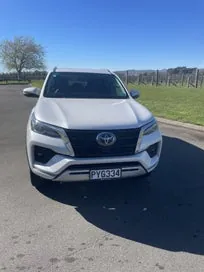 Toyota Fortuner 2023 photo 3