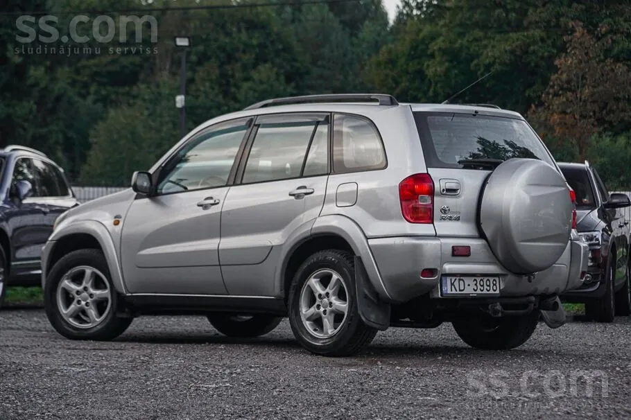Toyota Rav4 2003 photo 3