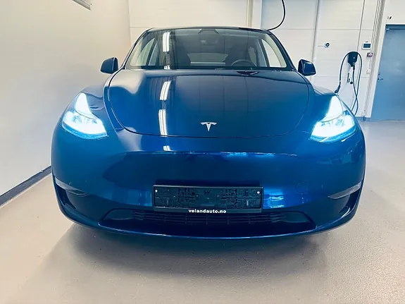 Tesla Model Y 2024 photo 2