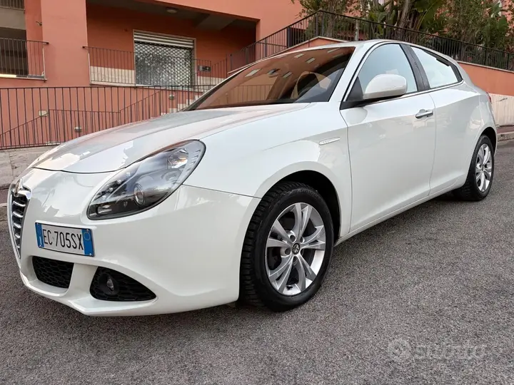 Alfa Romeo Giulietta 2010 photo 5