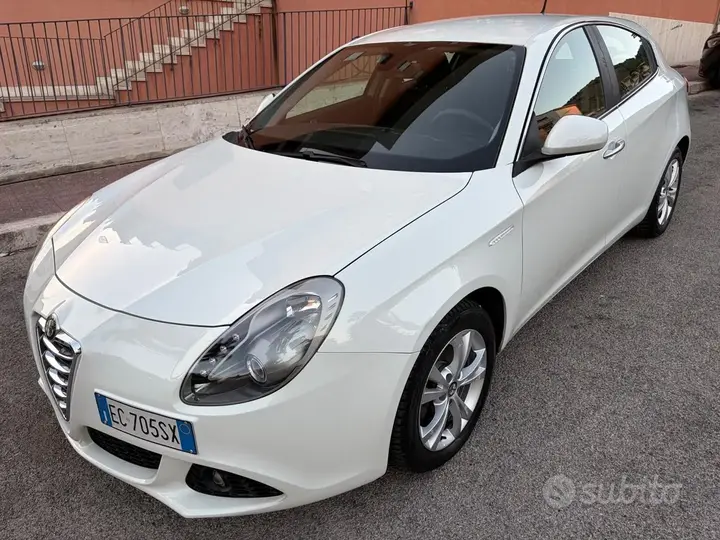Alfa Romeo Giulietta 2010 photo 4