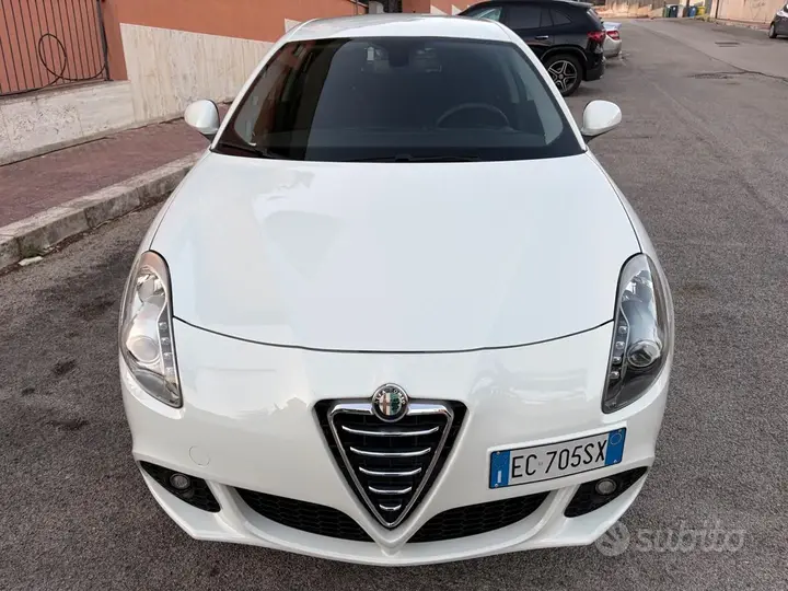 Alfa Romeo Giulietta 2010 photo 3
