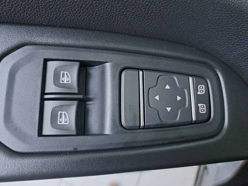 Renault Trafic 2024 photo 3