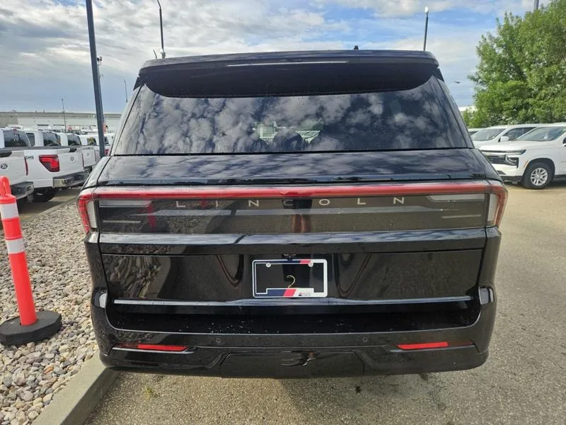 Lincoln Navigator 2025 photo 4