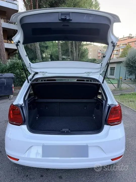 Volkswagen Polo 2015 photo 3