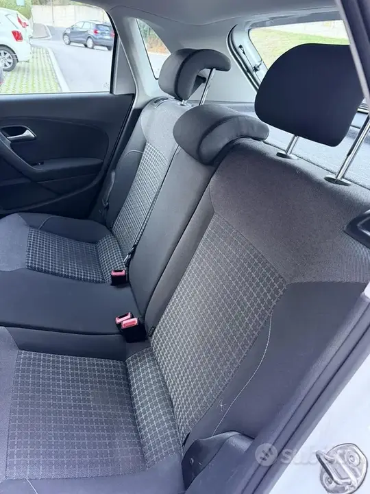 Volkswagen Polo 2015 photo 4