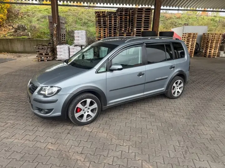 Volkswagen Touran Cross
