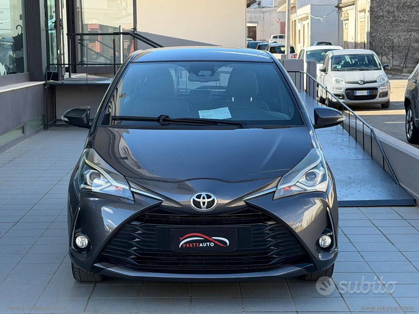 Toyota Yaris 2017 photo 2