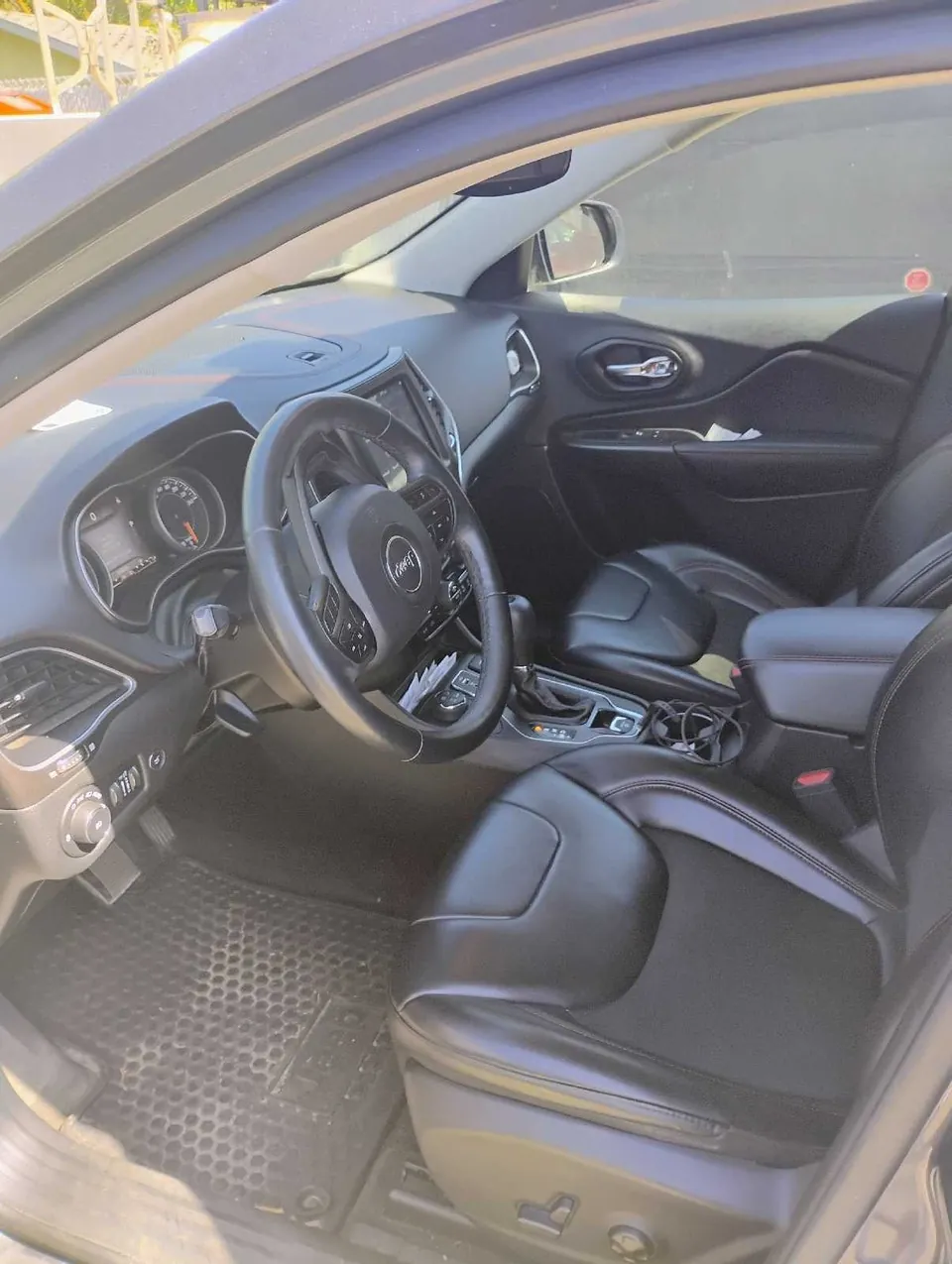 Jeep Cherokee 2019 photo 4
