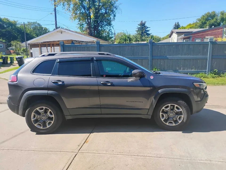 Jeep Cherokee 2019 photo 2