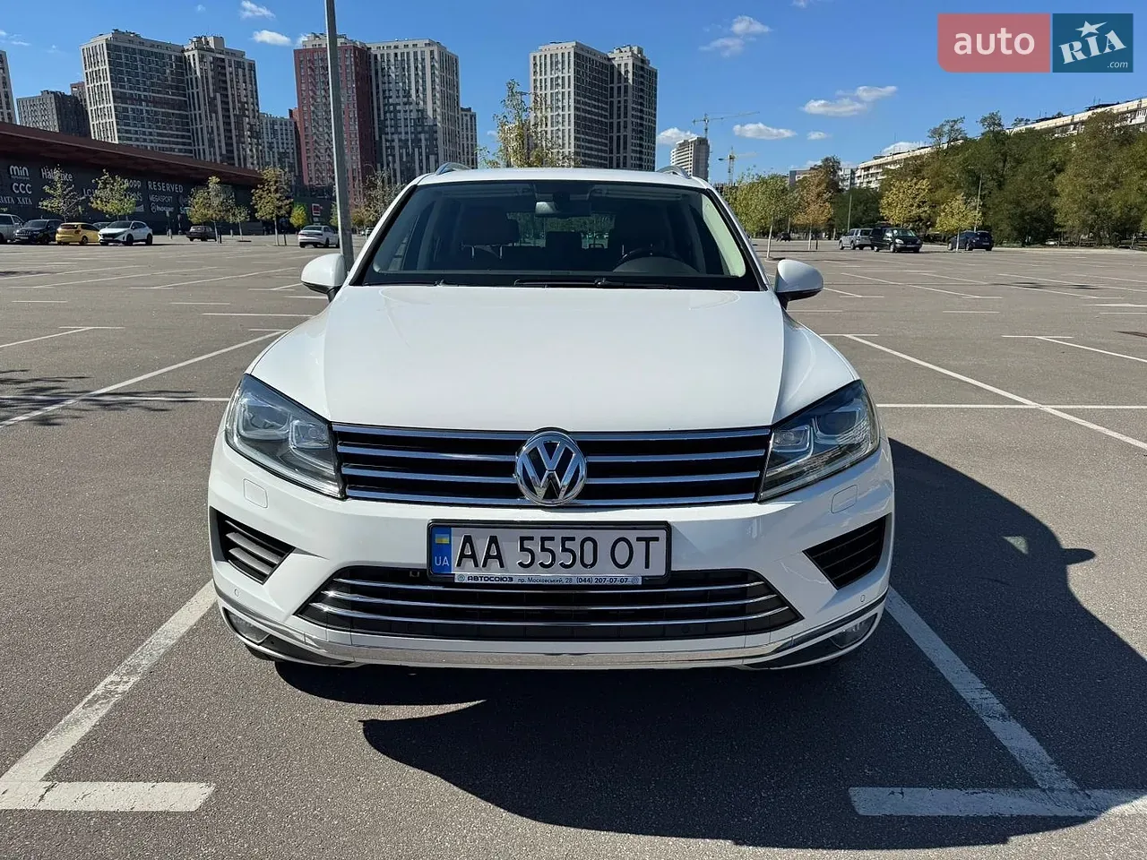Volkswagen Touareg 2015 photo 2