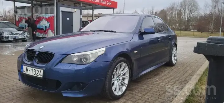 BMW E60 2004 photo 3