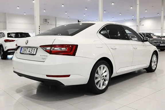 Skoda Superb 2017 photo 3