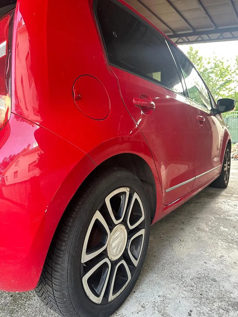 Volkswagen Up 2013 photo 4