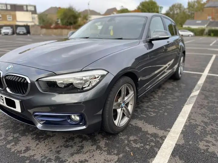 BMW 1 Series 2019 photo 2