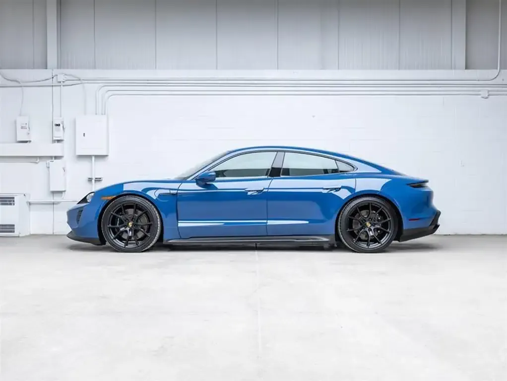 Porsche Taycan 2023 photo 2